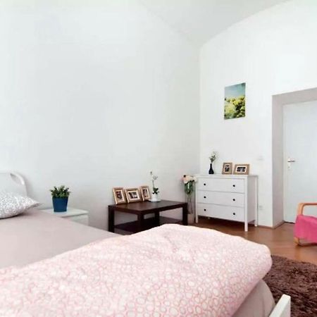 Marvelous Midtown Apartment Wien Exterior foto